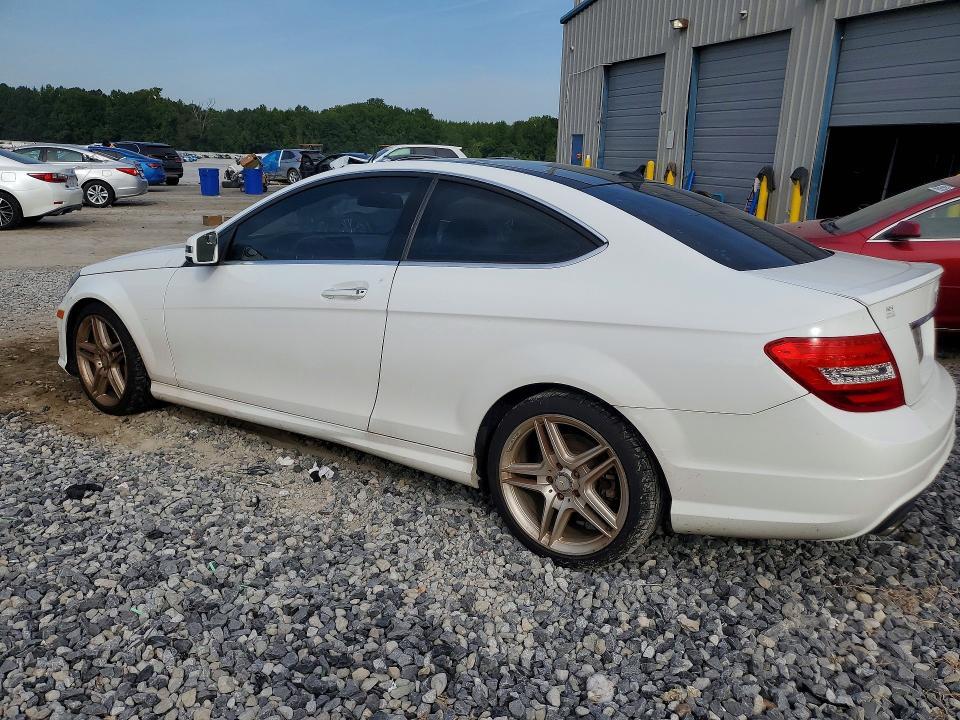 2013 MERCEDES-BENZ C 250 — Фото 2 из 12