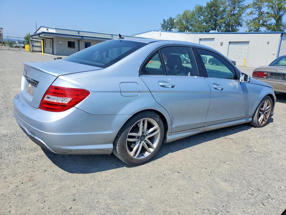 2013 MERCEDES-BENZ C 250 — Фото 3 из 12