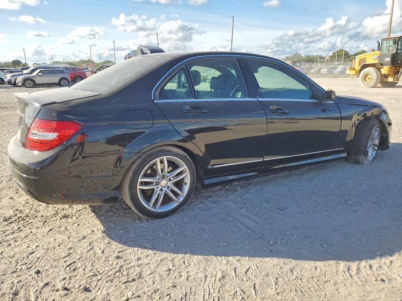2013 MERCEDES-BENZ C 250 — Фото 3 из 14