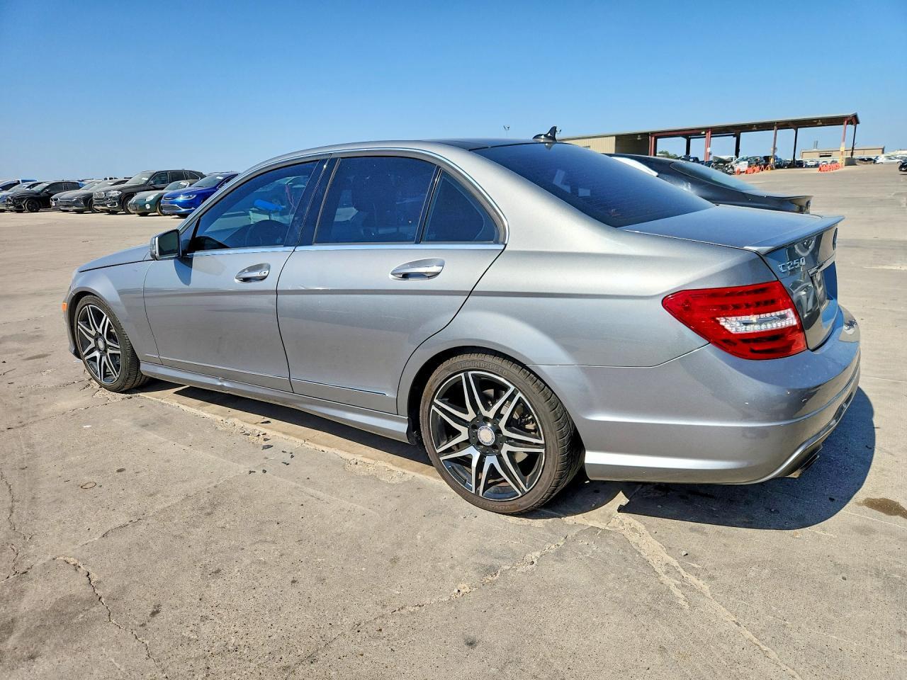 2013 MERCEDES-BENZ C 250 — Фото 2 из 12