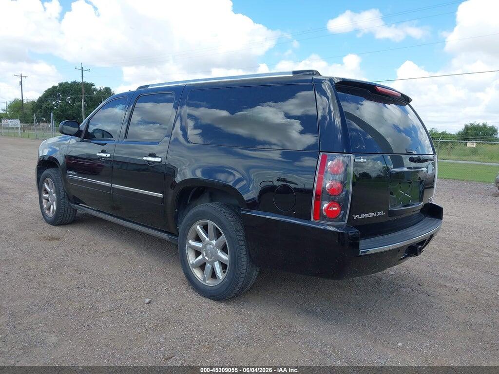 1GKS1MEF3DR302303 2013 GMC YUKON XL 1500 photo no. 3