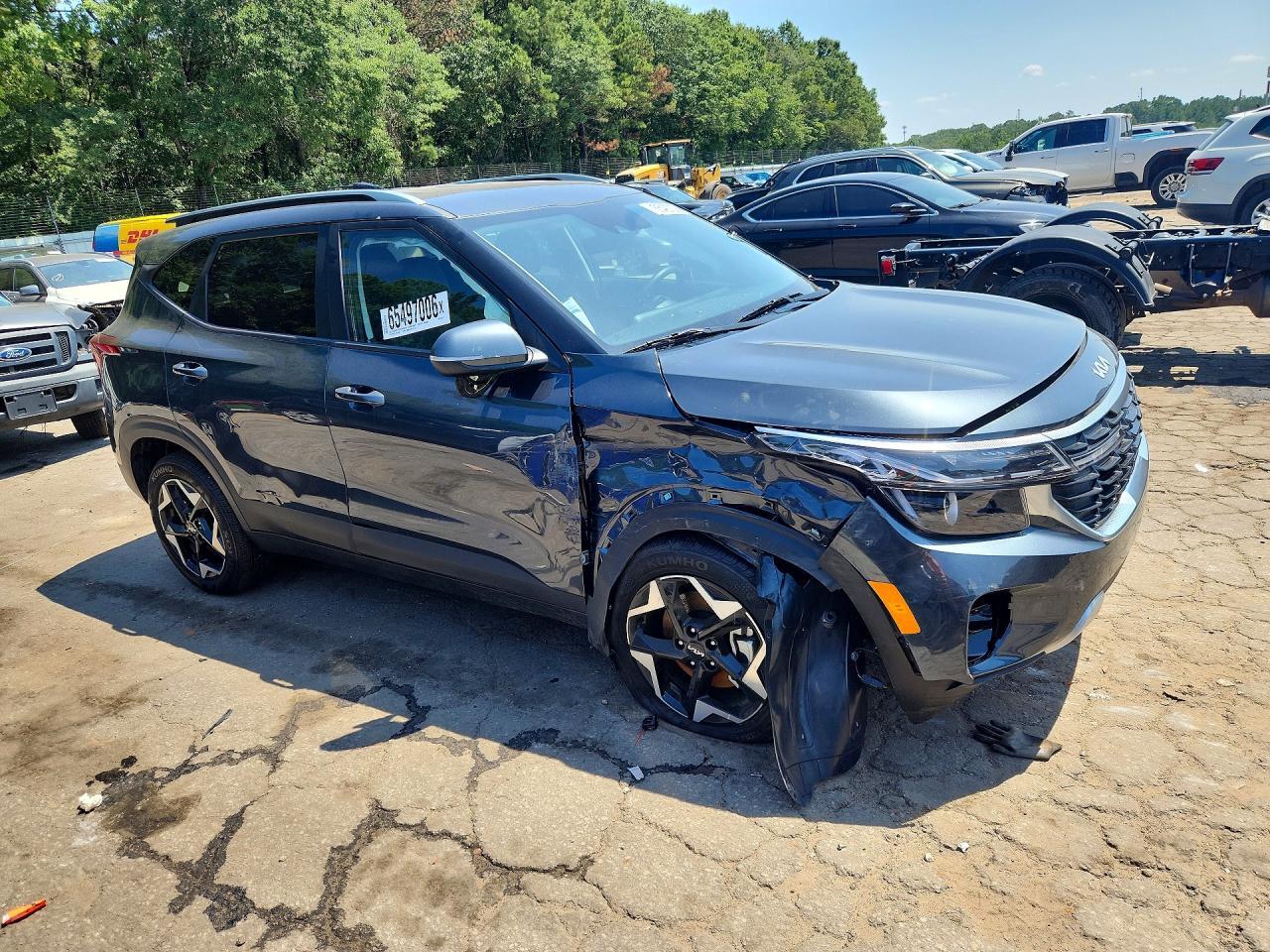 2025 KIA SELTOS S — Фото 4 из 12