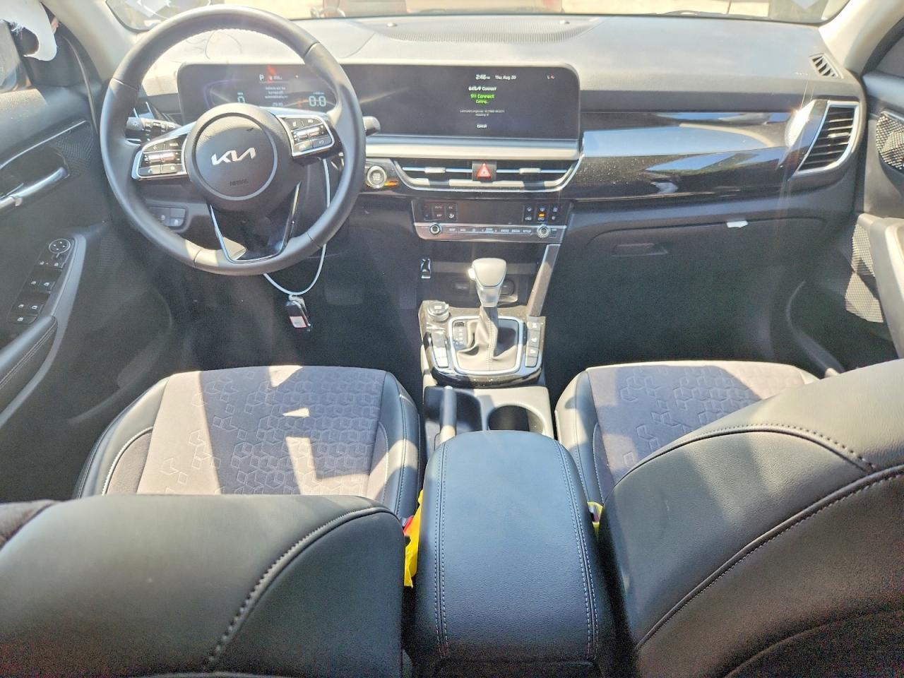 2025 KIA SELTOS S — Фото 8 из 12