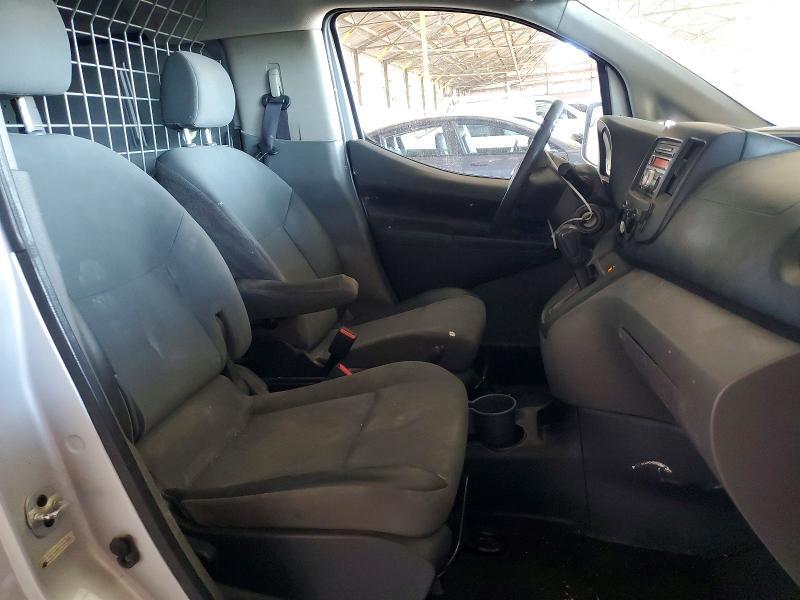 2013 NISSAN NV200 S — Фото 10 из 12
