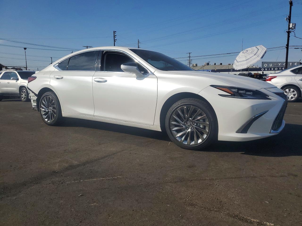 2025 LEXUS ES 300H LUXURY — Фото 4 из 12
