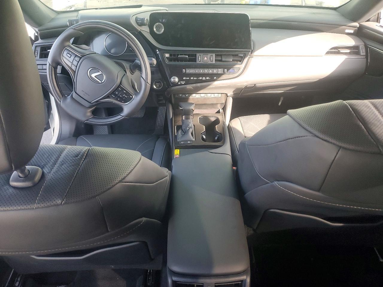 2025 LEXUS ES 300H LUXURY — Фото 8 из 12