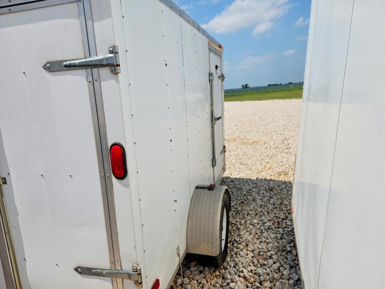 2010 FOREST RIVER ENCLOSED CARGO TRAILER — Фото 4 из 10