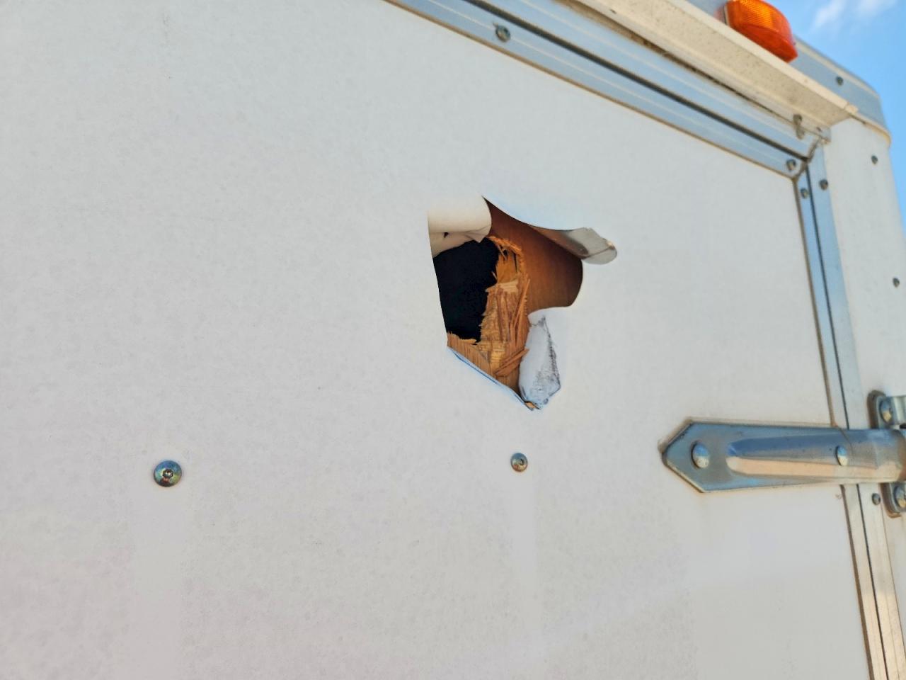2010 FOREST RIVER ENCLOSED CARGO TRAILER — Фото 9 из 10