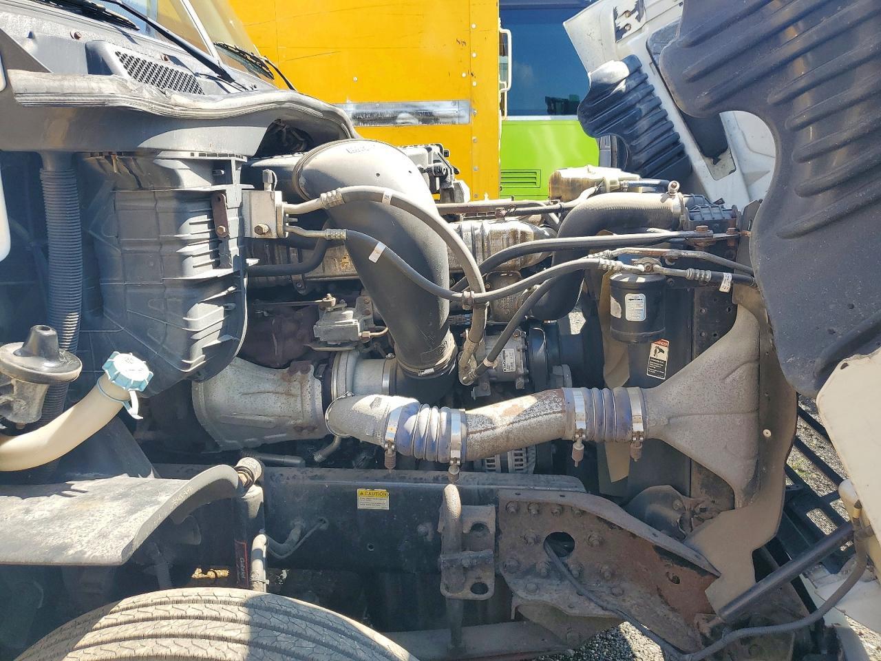 2010 FREIGHTLINER CASCADIA 125 — Фото 10 из 12