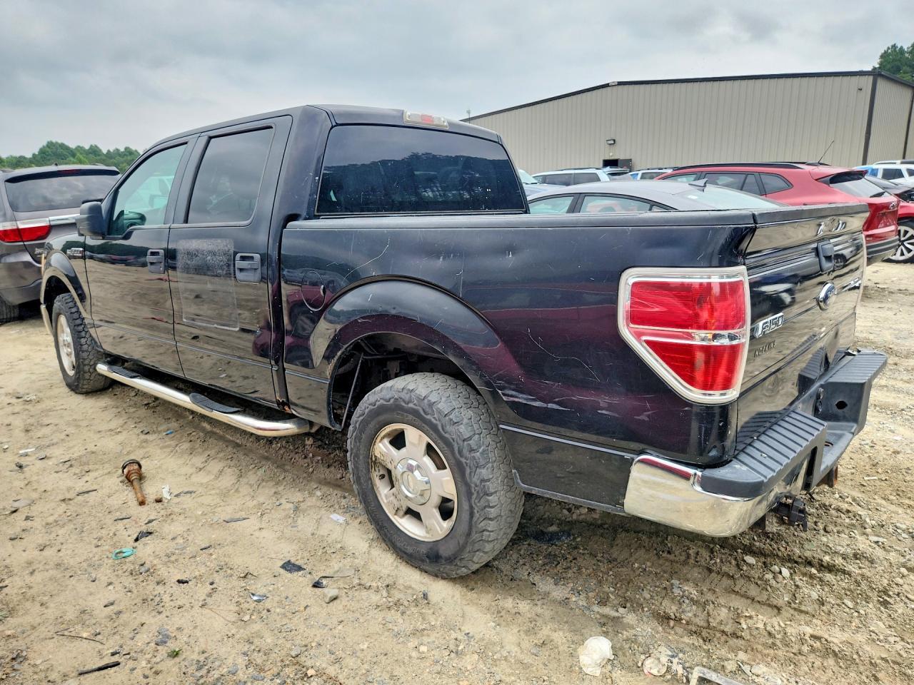 2010 FORD F150 — Фото 2 из 12