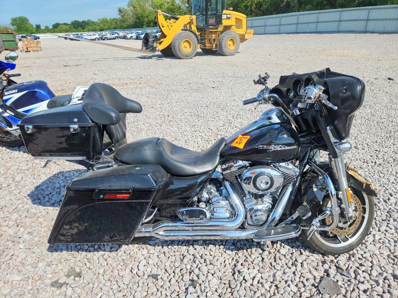 2010 HARLEY-DAVIDSON FLHX 1HD1KB415AB636527