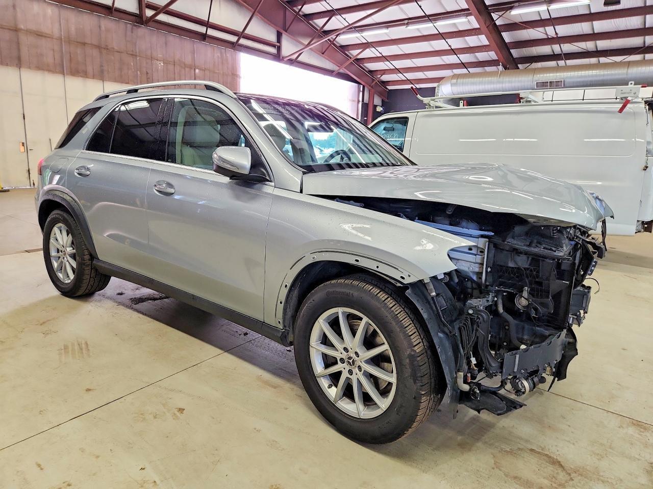 2025 MERCEDES-BENZ GLE 350 4MATIC — Фото 4 из 14