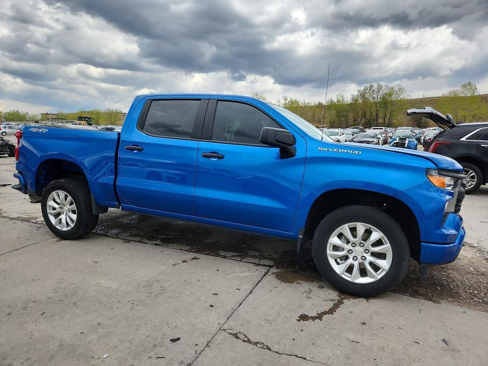 2024 CHEVROLET SILVERADO K1500 CUSTOM — Фото 4 из 13