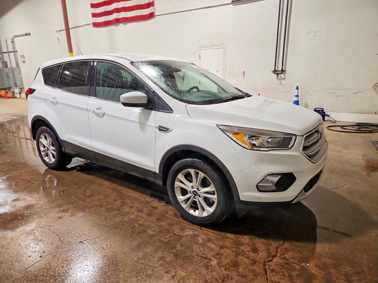 2019 FORD ESCAPE SE — Фото 4 из 13