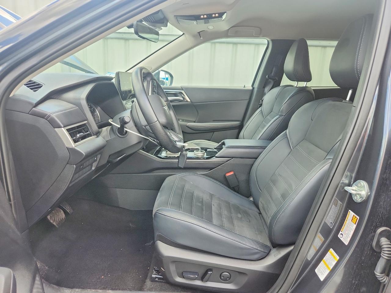 2025 MITSUBISHI OUTLANDER SE — Фото 7 из 13