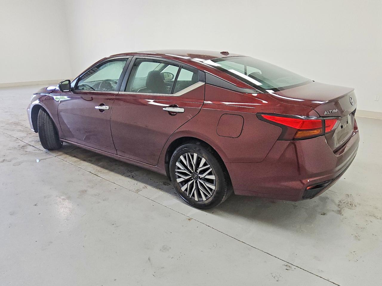 2025 NISSAN ALTIMA SV — Фото 2 из 12