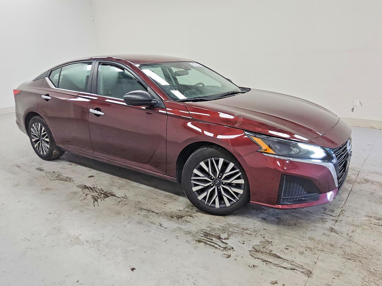 2025 NISSAN ALTIMA SV — Фото 4 из 12