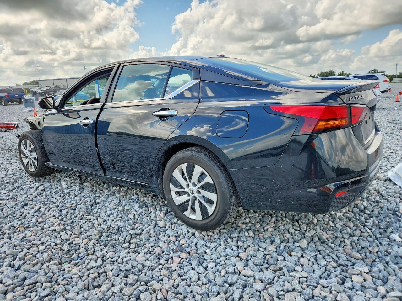 2025 NISSAN ALTIMA S — Фото 2 из 13