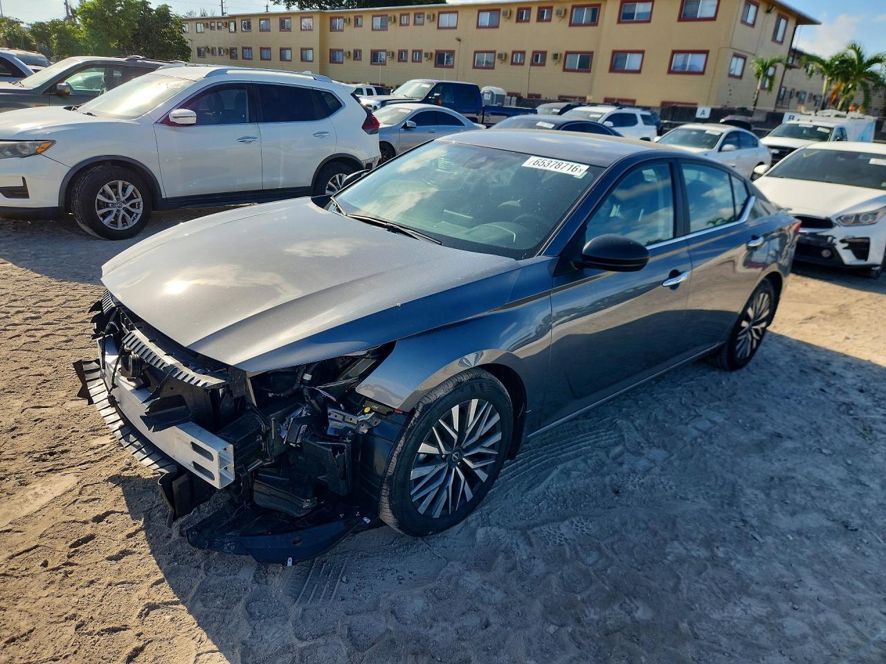 2025 NISSAN ALTIMA SV