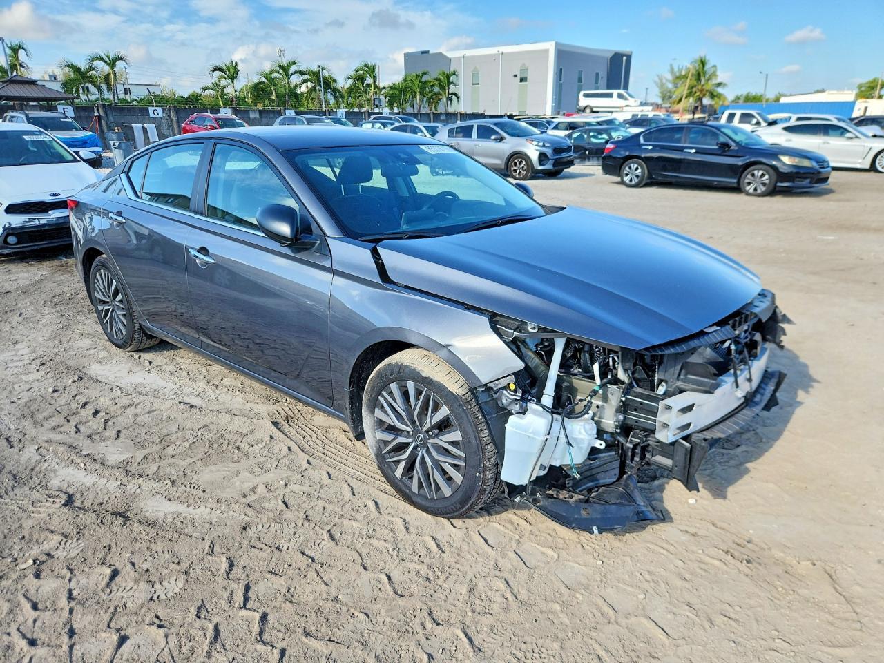 2025 NISSAN ALTIMA SV — Фото 4 из 13