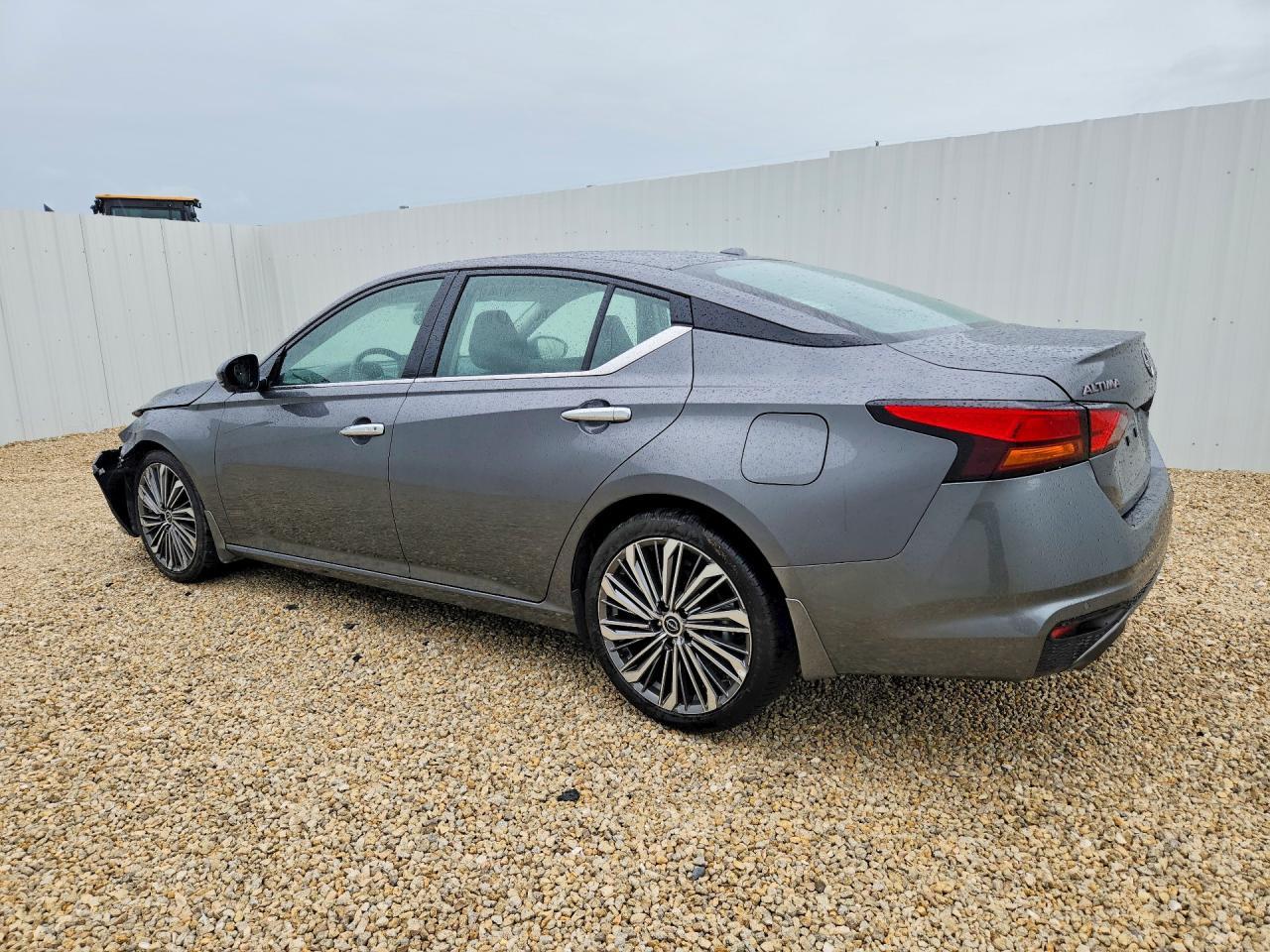 2025 NISSAN ALTIMA SL — Фото 2 из 13
