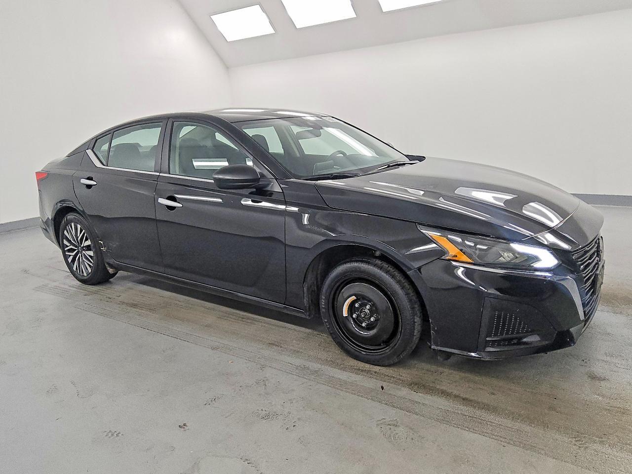 2025 NISSAN ALTIMA SV — Фото 4 из 12