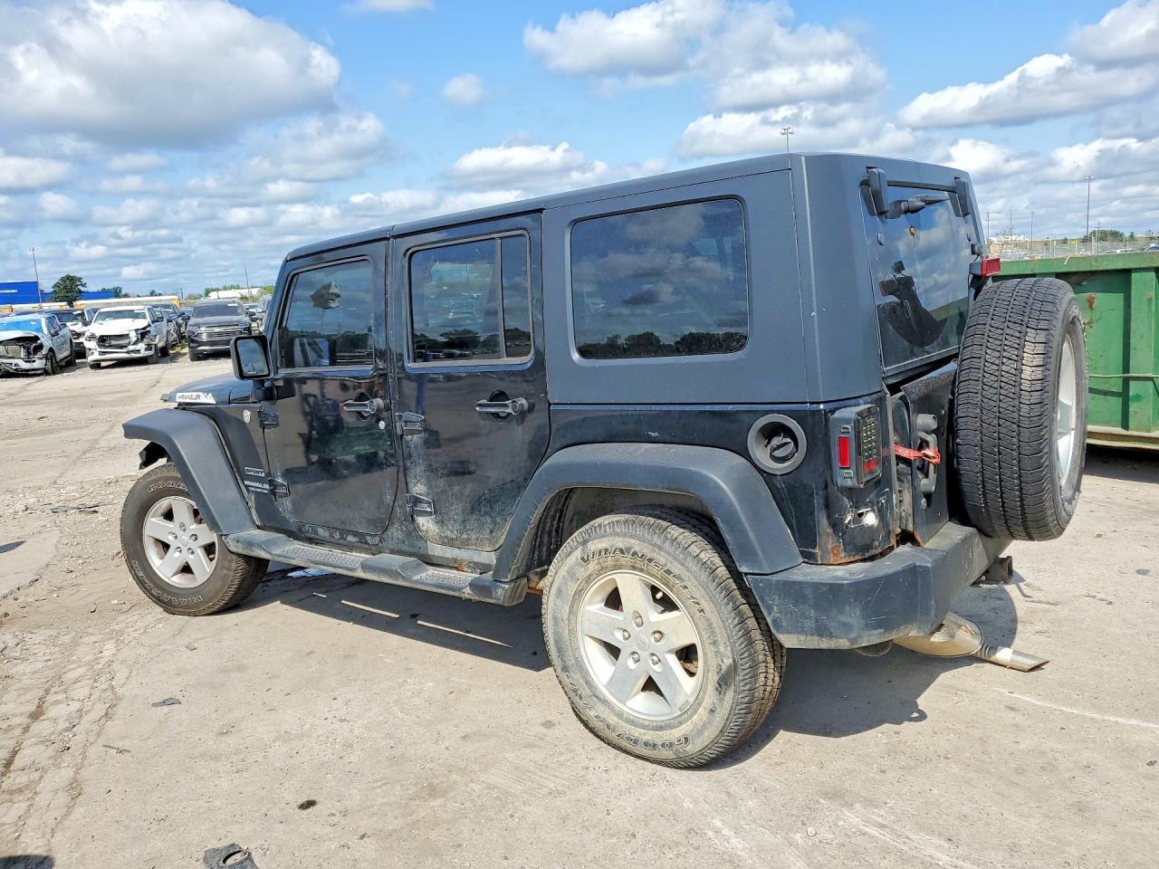 2010 JEEP WRANGLER UNLIMITED SPORT — Фото 2 из 12