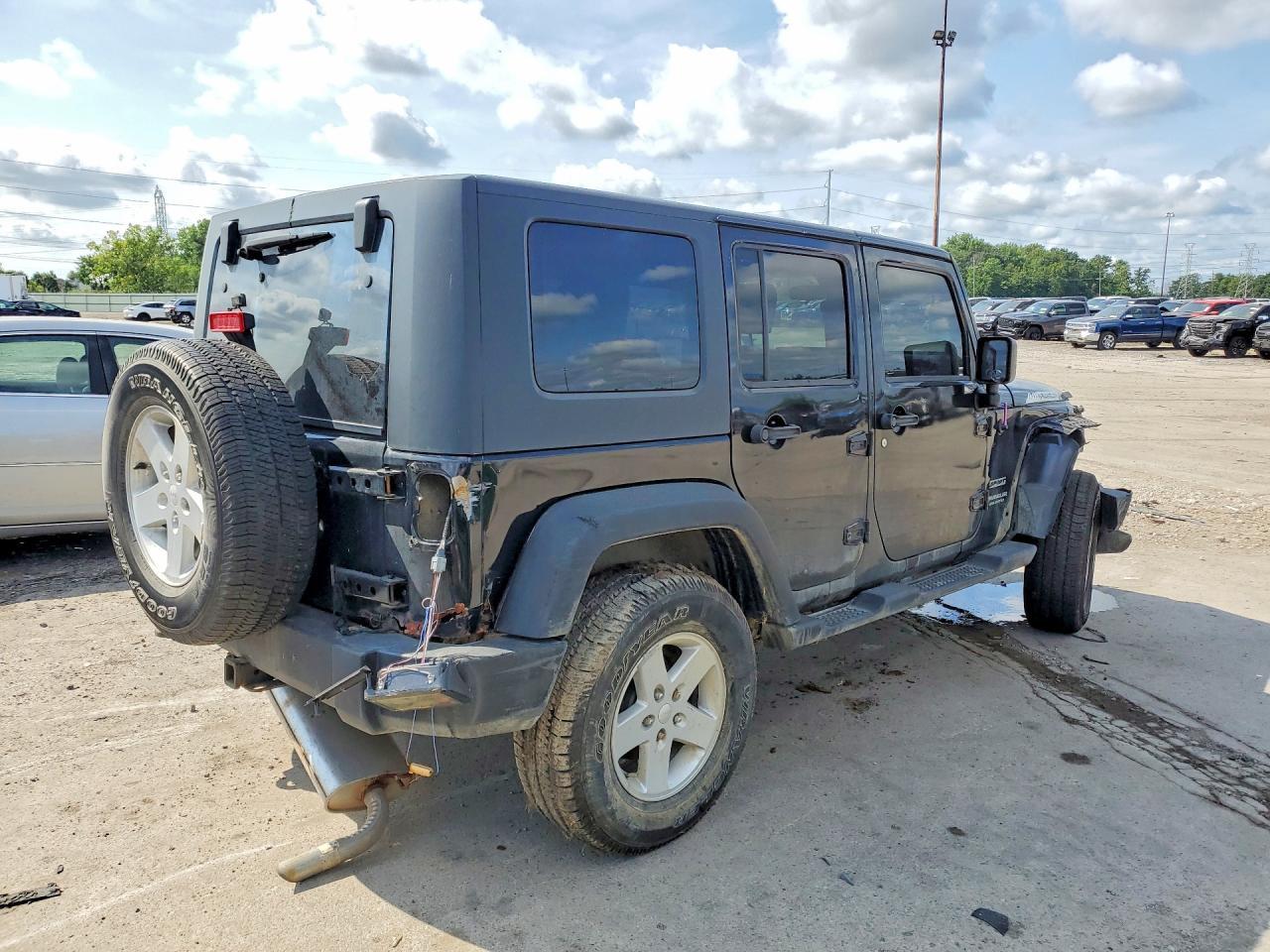 2010 JEEP WRANGLER UNLIMITED SPORT — Фото 3 из 12