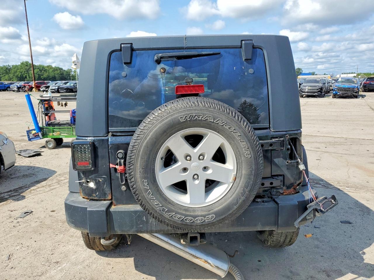2010 JEEP WRANGLER UNLIMITED SPORT — Фото 6 из 12