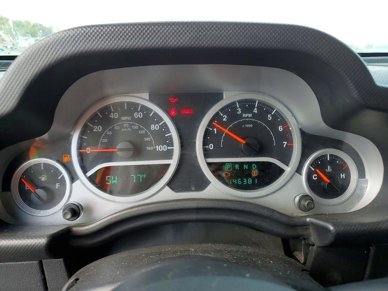 2010 JEEP WRANGLER UNLIMITED SPORT — Фото 9 из 12