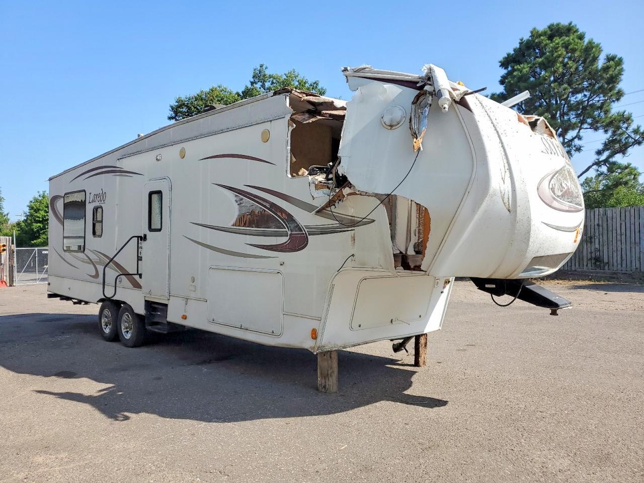 2010 KEYSTONE LAREDO 4YDF31628AE600587