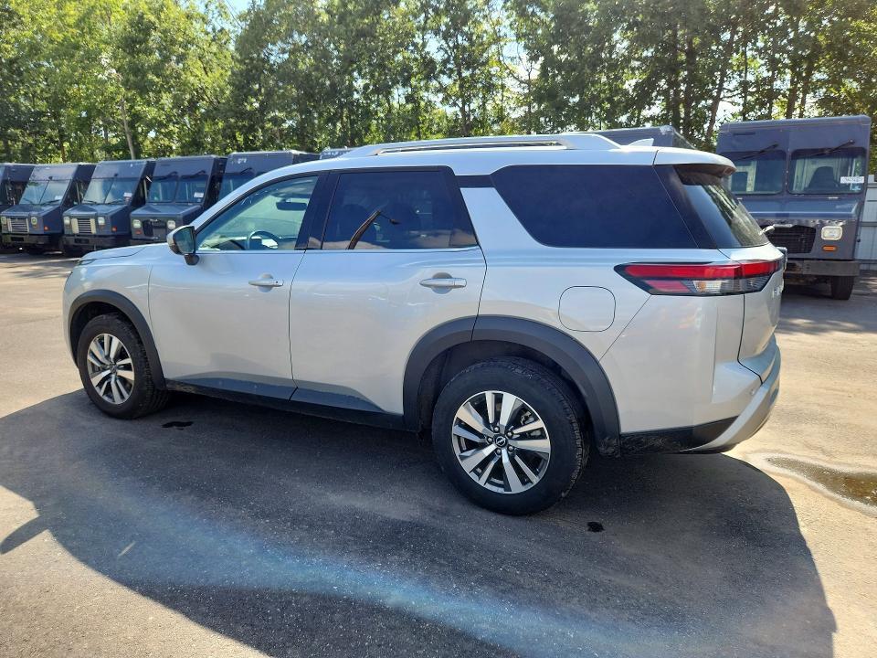 2025 NISSAN PATHFINDER SL — Фото 2 из 13