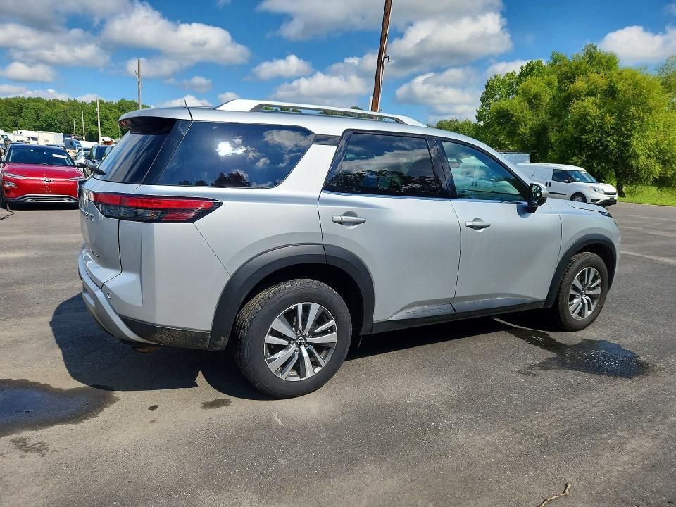 2025 NISSAN PATHFINDER SL — Фото 3 из 13
