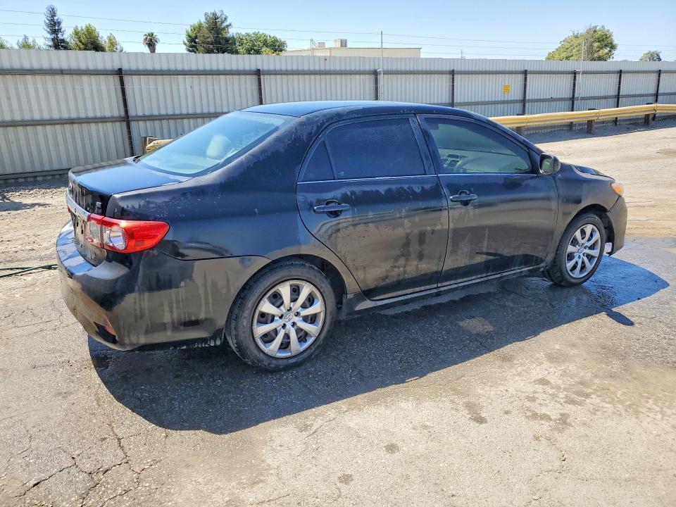 2013 TOYOTA COROLLA LE — Фото 3 из 12