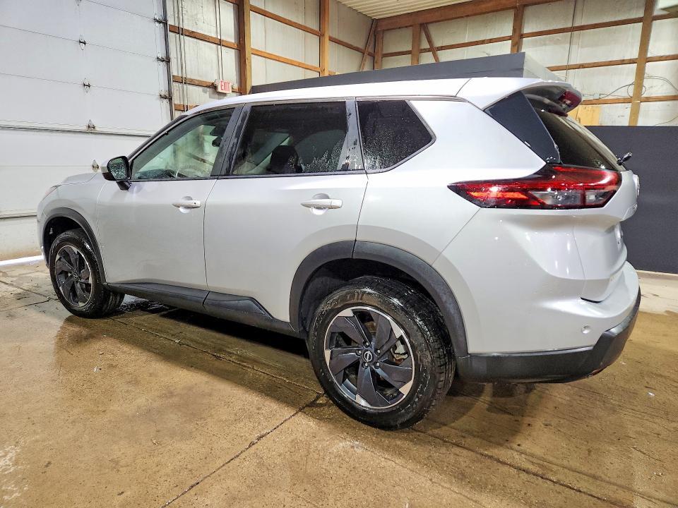 2025 NISSAN ROGUE SV — Фото 2 из 15