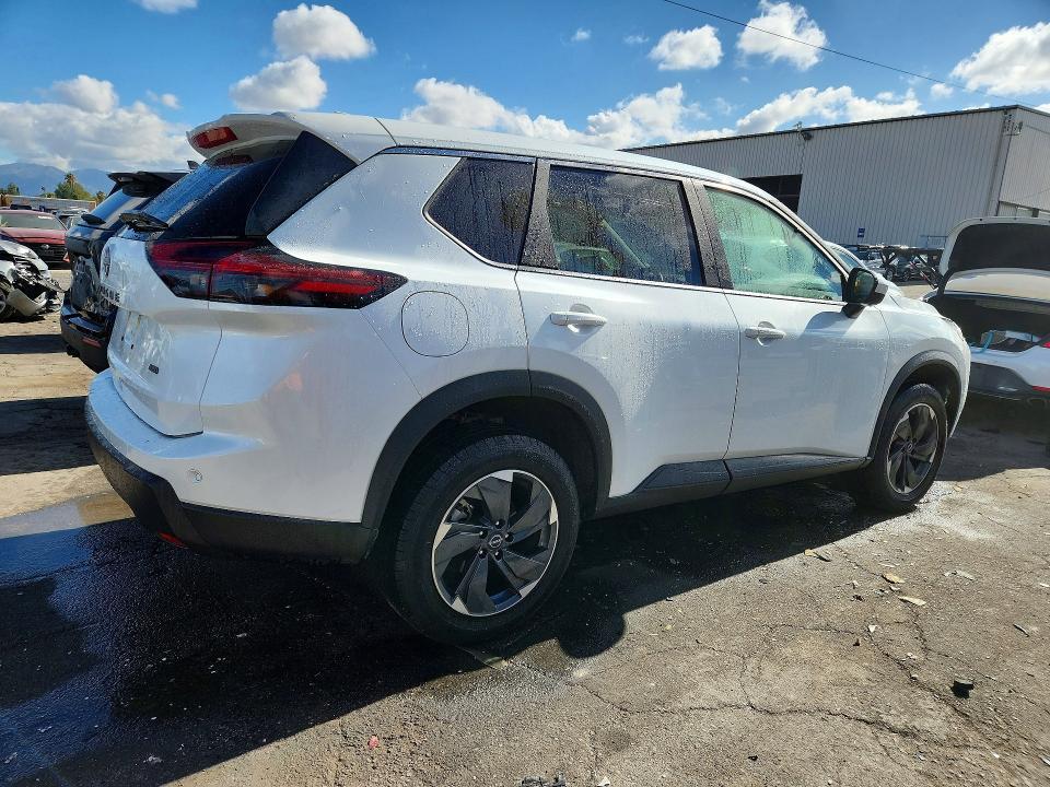 2025 NISSAN ROGUE SV — Фото 3 из 13