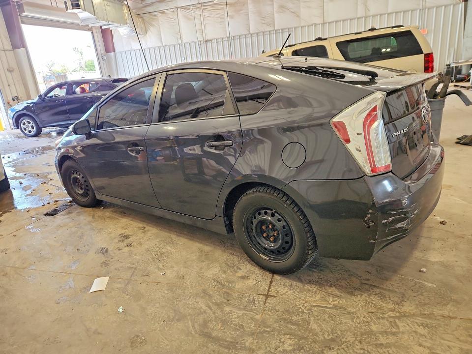 2013 TOYOTA PRIUS TWO — Фото 2 из 13
