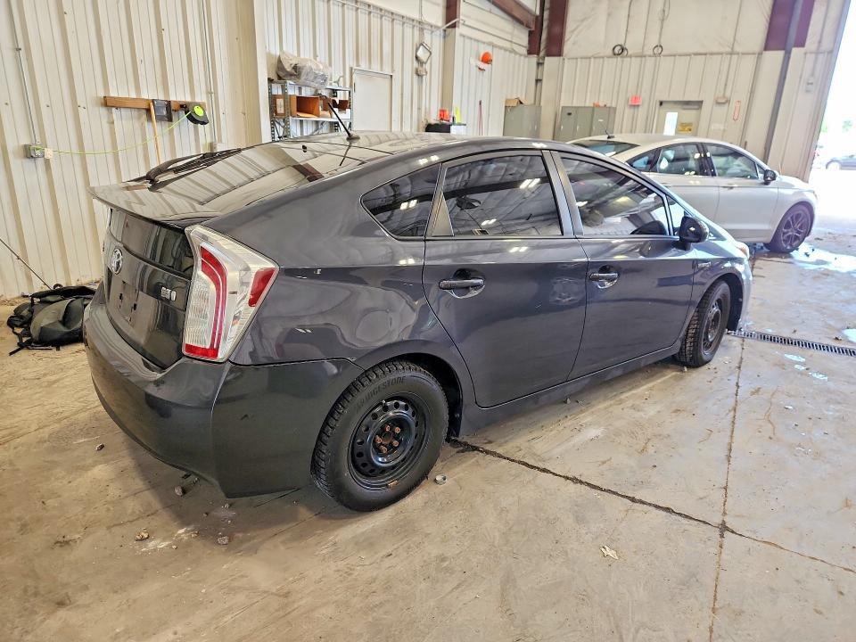 2013 TOYOTA PRIUS TWO — Фото 3 из 13