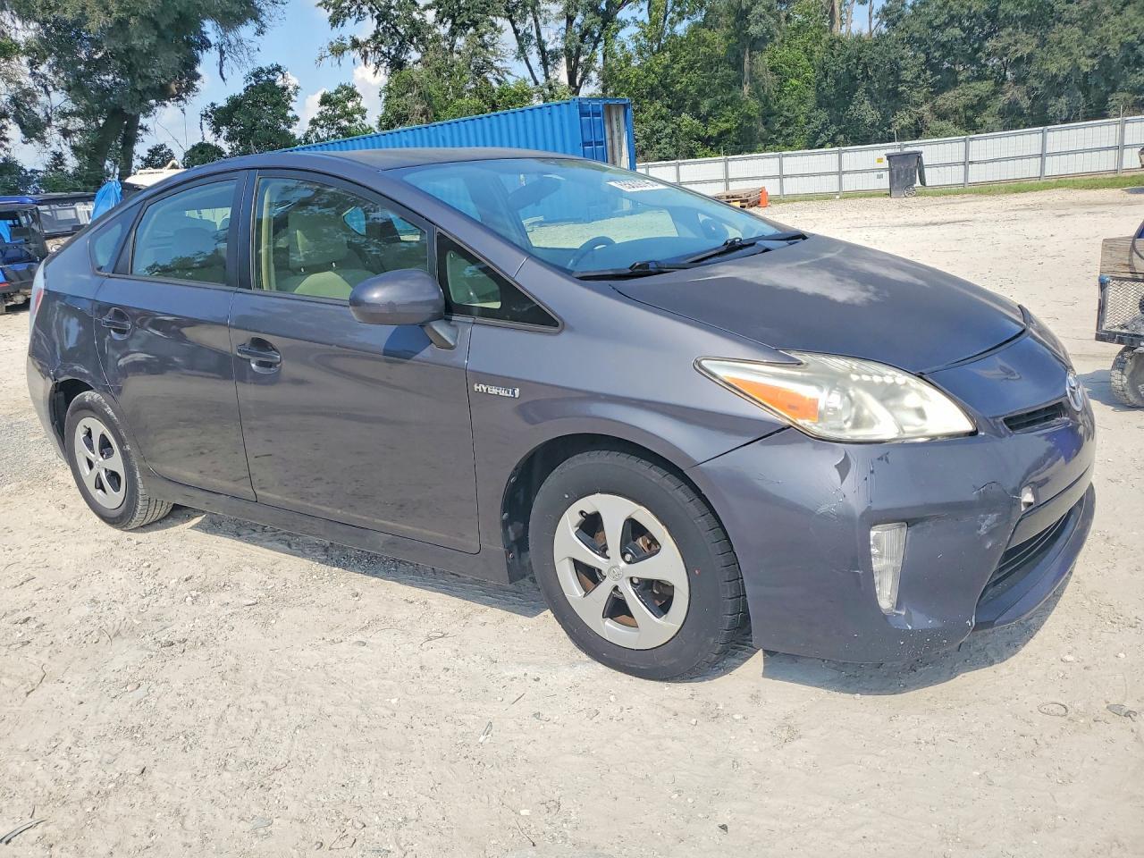 2013 TOYOTA PRIUS TWO — Фото 4 из 12