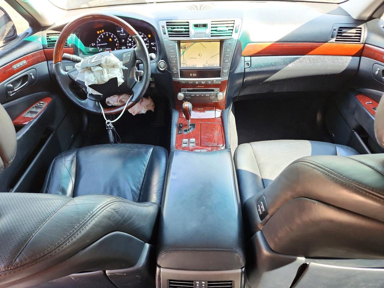 2010 LEXUS LS 460 — Фото 8 из 12