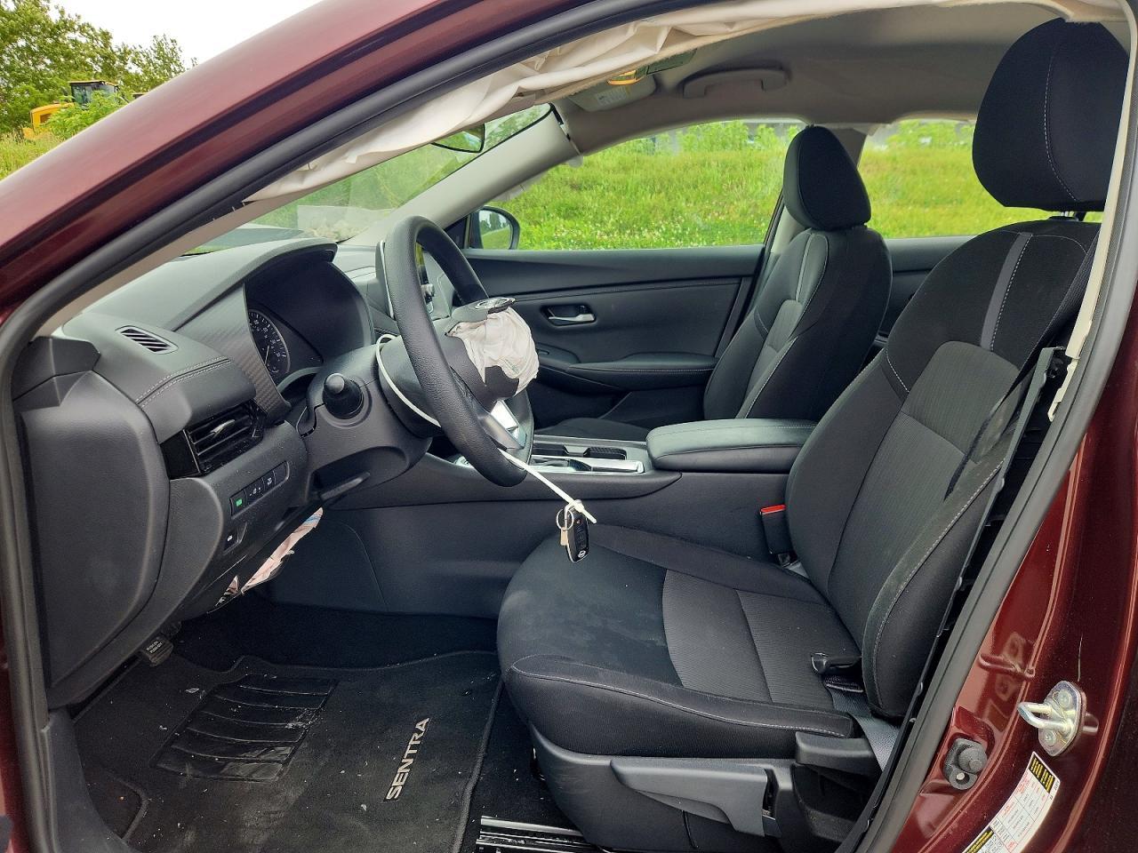 2025 NISSAN SENTRA SV — Фото 7 из 12