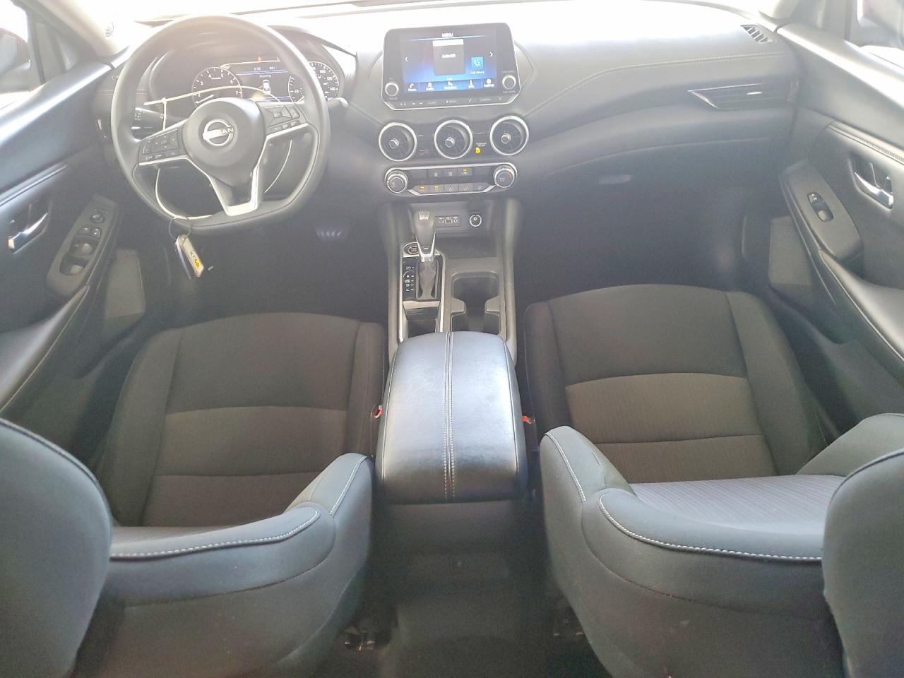 2025 NISSAN SENTRA SV — Фото 8 из 12