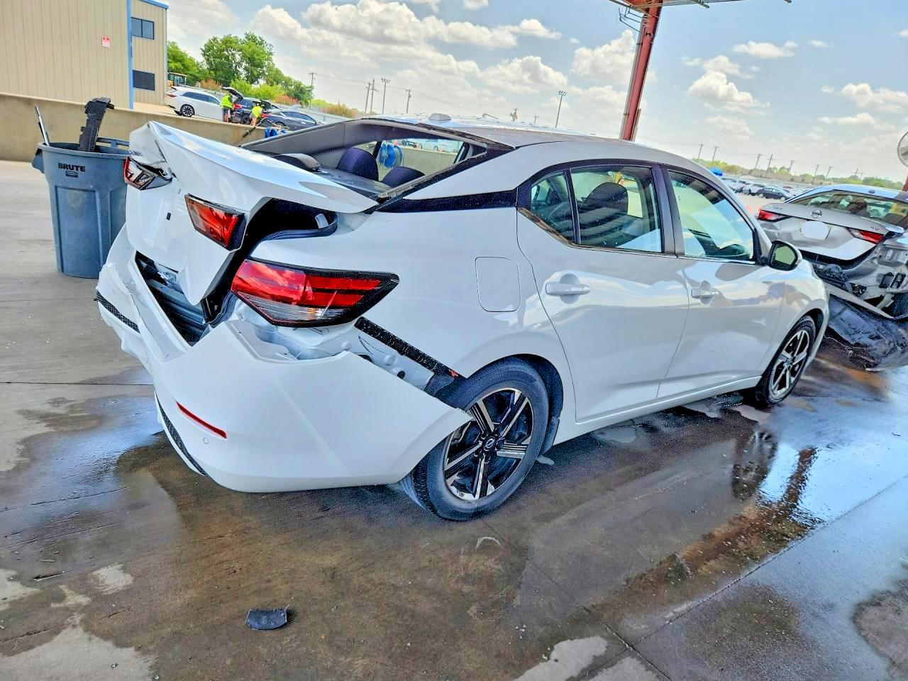 2025 NISSAN SENTRA SV — Фото 3 из 12