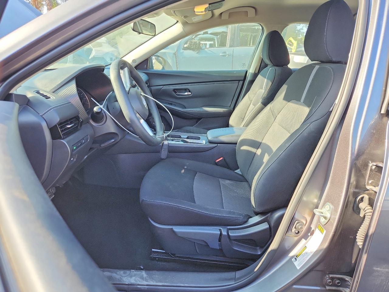 2025 NISSAN SENTRA SV — Фото 7 из 13