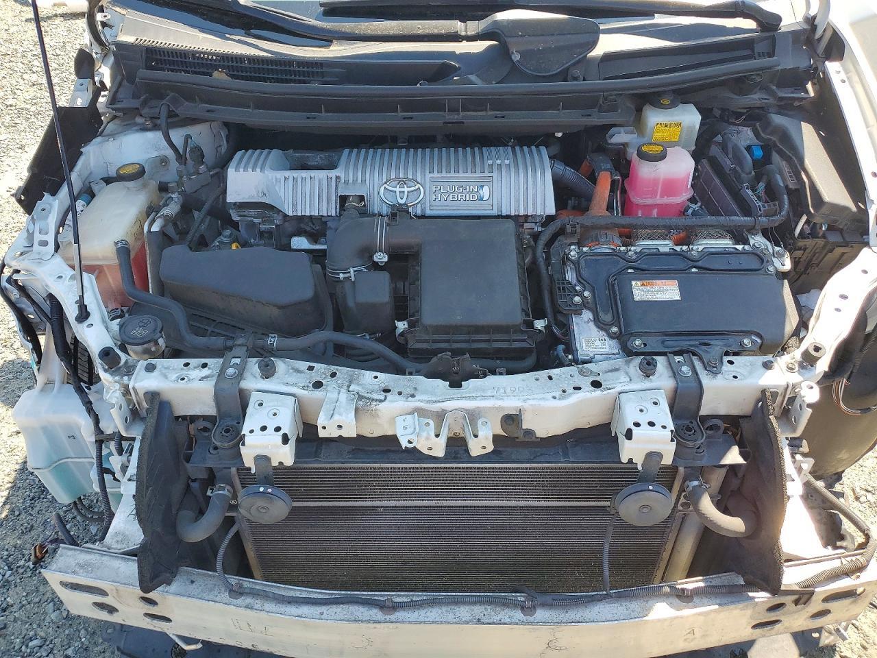 2013 TOYOTA PRIUS PLUG-IN HYBRID BASE — Фото 12 из 14