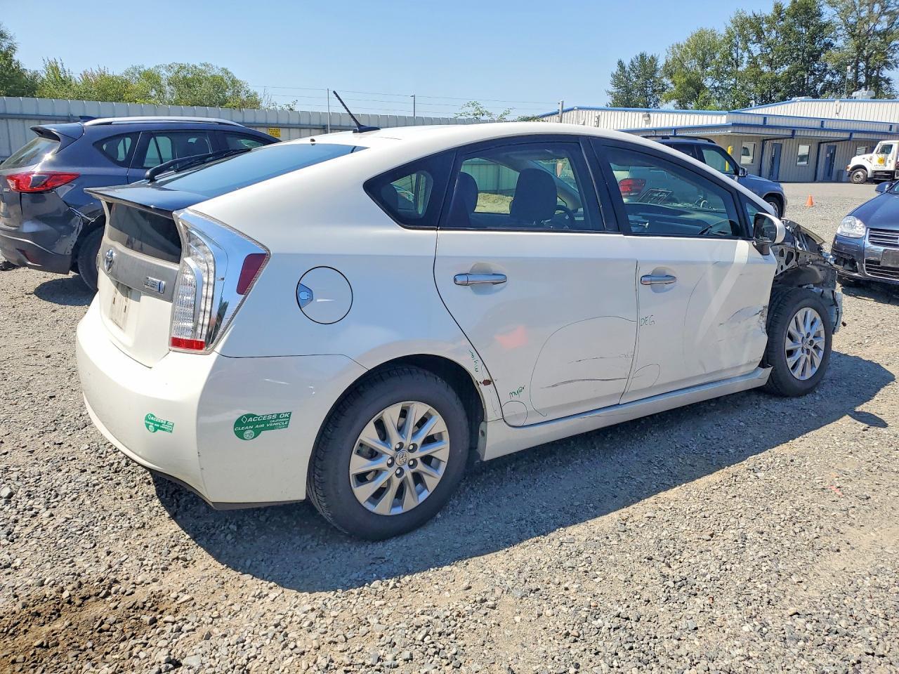 2013 TOYOTA PRIUS PLUG-IN HYBRID BASE — Фото 3 из 14