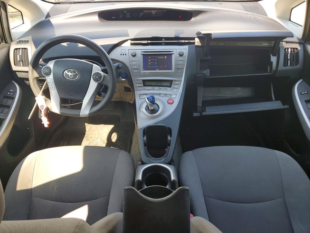 2013 TOYOTA PRIUS PLUG-IN HYBRID BASE — Фото 8 из 14