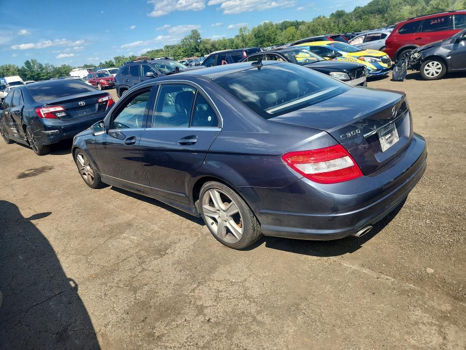 2010 MERCEDES-BENZ C 300 4MATIC — Фото 2 из 12