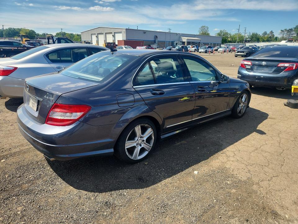 2010 MERCEDES-BENZ C 300 4MATIC — Фото 3 из 12
