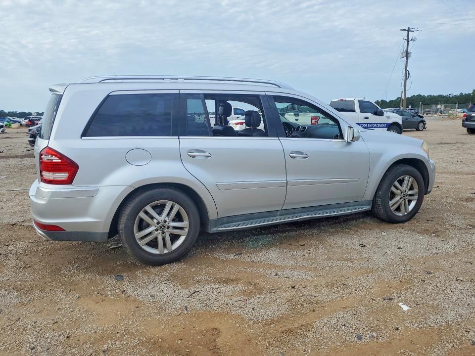 2010 MERCEDES-BENZ GL 450 4MATIC — Фото 3 из 13